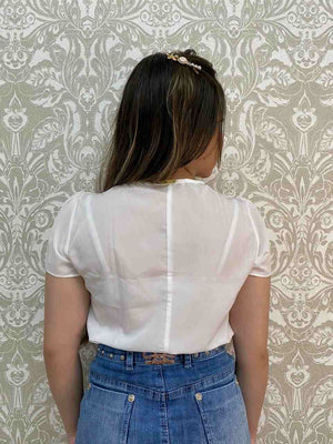 Blusa com Detalhe Amarração no Decote
