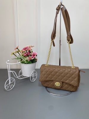 Bolsa de Ombro Alça em Corrente