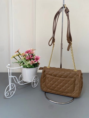 Bolsa de Ombro Alça em Corrente