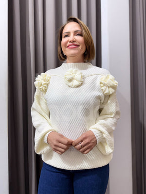 Blusa Paula Texturizada com Pompom em Tricô Modal Casual e Elegante