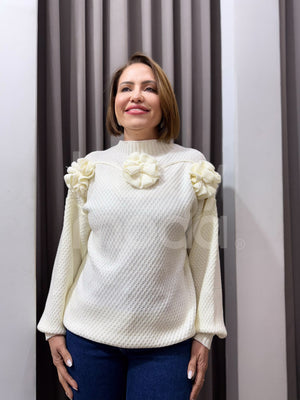 Blusa Paula Texturizada com Pompom em Tricô Modal Casual e Elegante