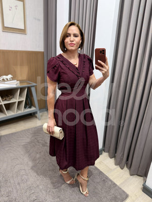 Vestido Midi Marcela Liso em Crepe Maquinetado Casual e Elegante