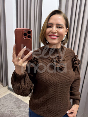 Blusa Paula Texturizada com Pompom em Tricô Modal Casual e Elegante