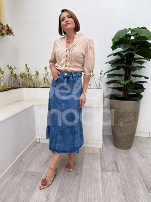 Saia Longa Jeans Evasê com Recortes e Bolsos Casual Moderna