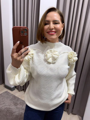 Blusa Paula Texturizada com Pompom em Tricô Modal Casual e Elegante