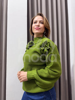 Blusa Paula Texturizada com Pompom em Tricô Modal Casual e Elegante