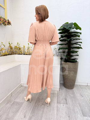 Vestido Midi Daniela Liso em Crepe com Toque de Seda Elegante