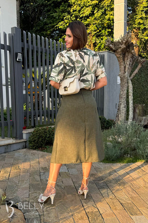 Saia Betina Lisa em Poliéster Leve Casual Elegante