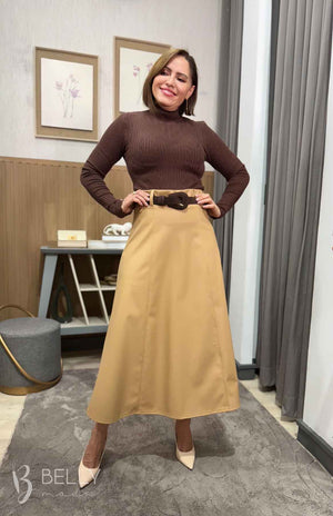 Saia Evasê Max Midi em Couro Ecológico