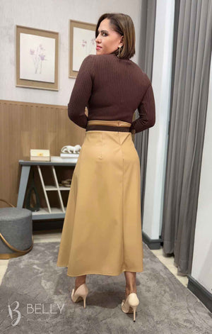 Saia Evasê Max Midi em Couro Ecológico